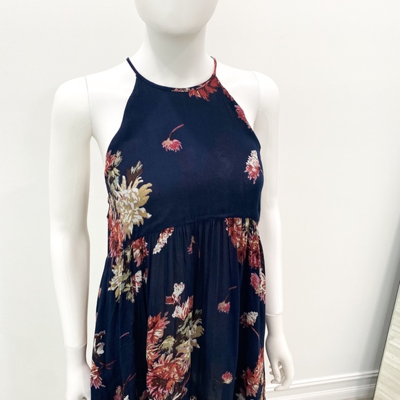 Urban Outfitters Kimchi Blue Florence High-Low Short Mini Dress in Navy Floral - Picture 5 of 10